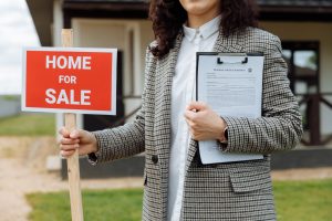 Contracts and Intellectual Property Law